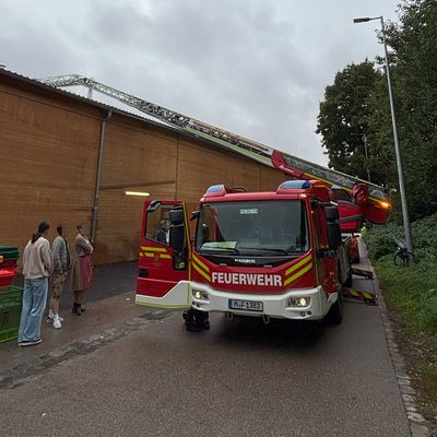 FW-M: Aufstiegshilfe geleistet (Oktoberfest)