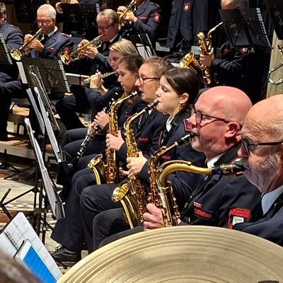 FW Tönisvorst: Musikzug der Freiwilligen Feuerwehr Tönisvorst begleitet Messe im Aachener Dom