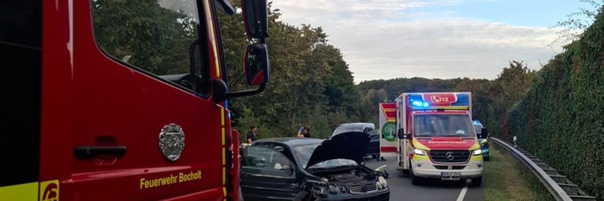 FW Bocholt: Verkehrsunfall auf dem Ostring