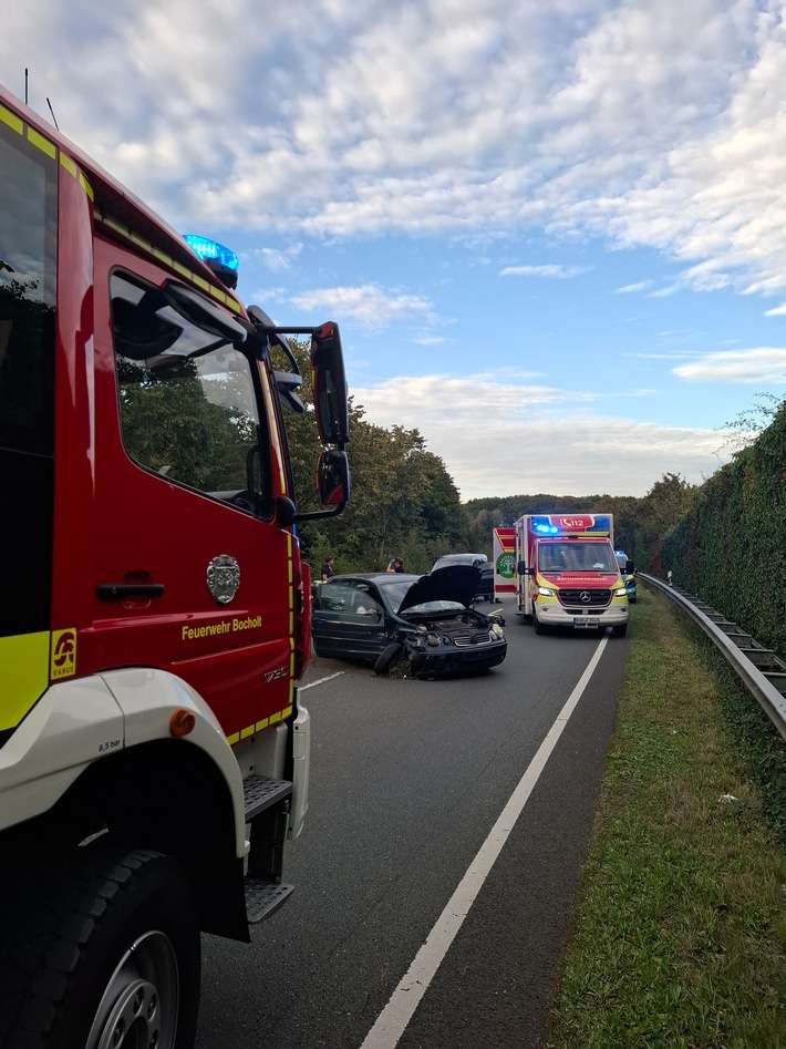 FW Bocholt: Verkehrsunfall auf dem Ostring