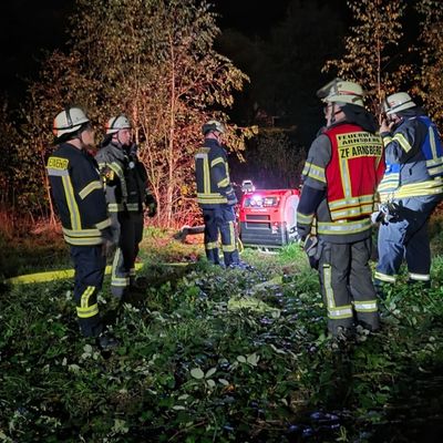 FW-AR: Jahresübung des Löschzuges Arnsberg bei der Sauerländer Spanplatte