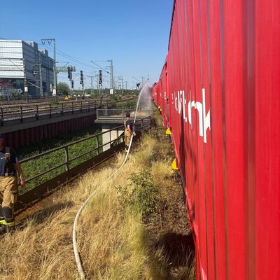 FW Stuttgart: Stuttgarter Feuerwehr löscht erneuten Vegetationsbrand am Hauptbahnhof