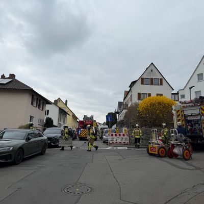 FW Weinheim: Brand im Zimmer bei Renovierungsarbeiten