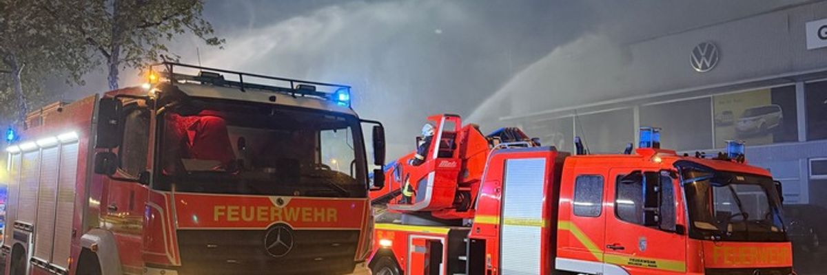 FW-MH: Erste Folgemeldung zum Großbrand an der Kölner Straße