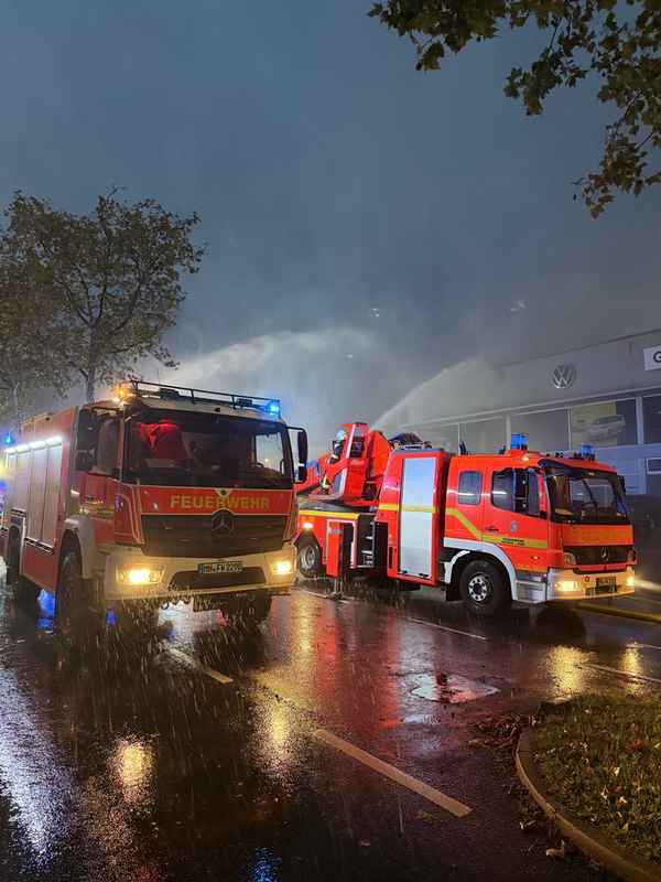 FW-MH: Erste Folgemeldung zum Großbrand an der Kölner Straße