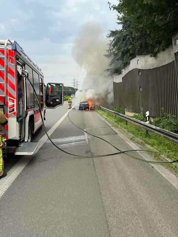 FW-BOT: PKW Brand im Dreieck A31 / A2