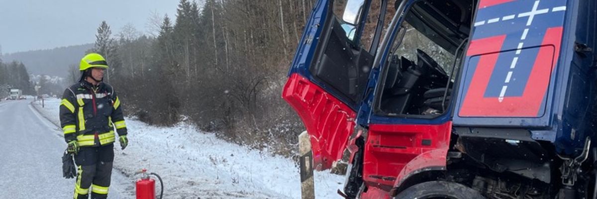 KFV-CW: Schwerer Verkehrsunfall auf der L 361 bei Nagold - Rettungshubschrauber bringt Schwerverletzten ins Krankenhaus