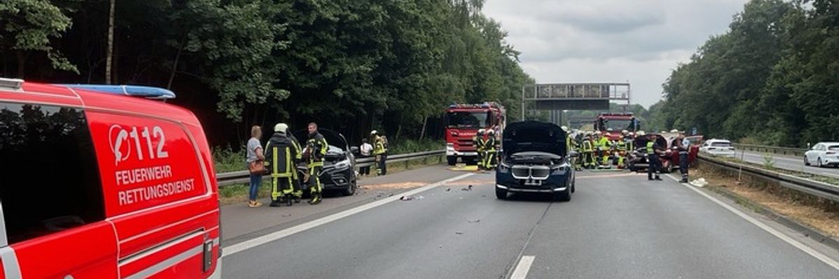 FW-BO: Verkehrsunfall mit mehreren Verletzten auf der A43 - 7 Betroffene, darunter 2 Kinder