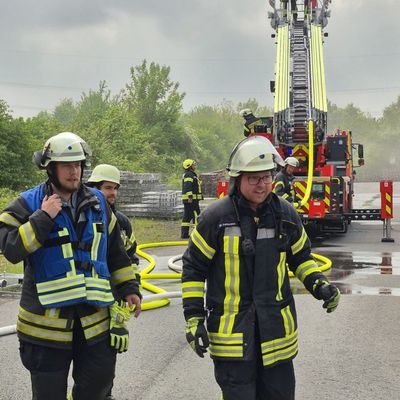 FW Ense: Alarmübung aller Einheiten der Feuerwehr Ense