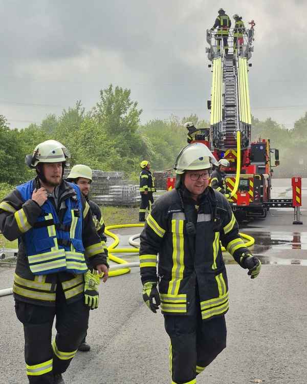FW Ense: Alarmübung aller Einheiten der Feuerwehr Ense