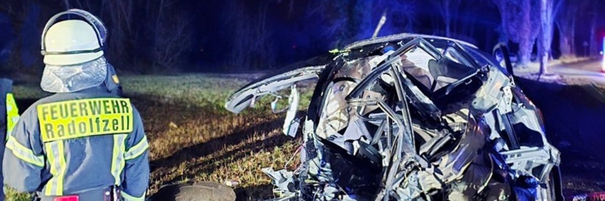 FW-Radolfzell: Schwerer Verkehrsunfall auf der Mettnau