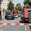 FW-E: Verkehrsunfall zwischen Pkw und Bus - Fahrerin nach technischer Rettung ins Krankenhaus transportiert