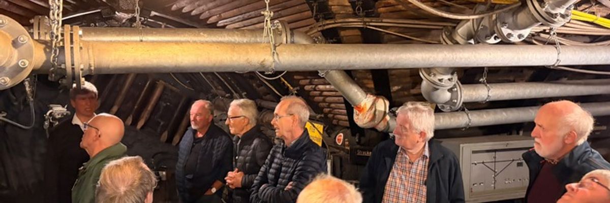 FW-WRN: Ehrenabteilung des Löschzuges Mitte auf Zeitreise im Bergbau