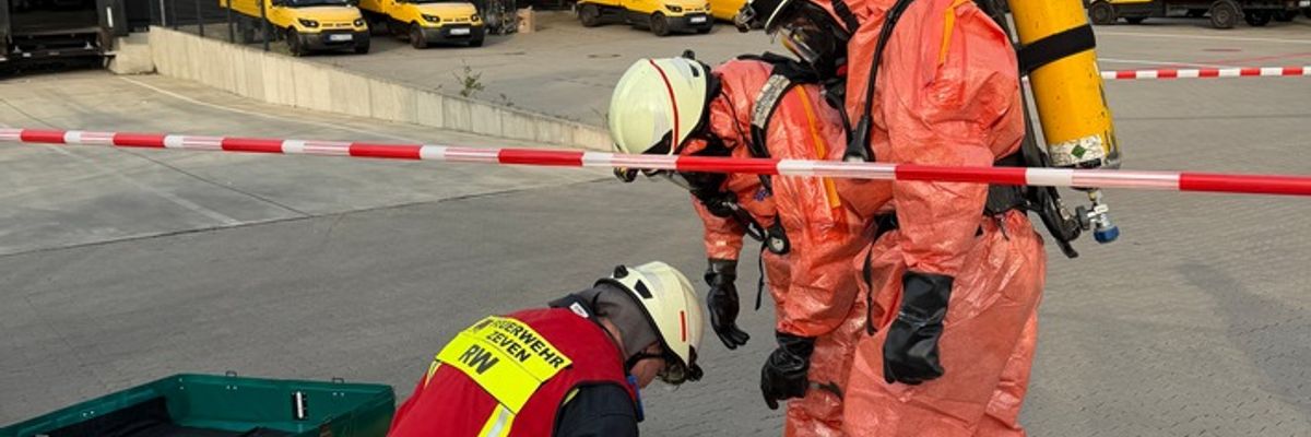 FW-ROW: Gefahrguteinsatz im Postverteilzentrum Zeven