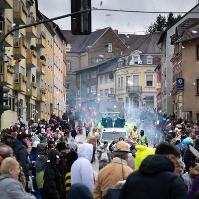 FW LK Neunkirchen: Neunkircher Feuerwehr auch an Rosenmontag im Einsatz