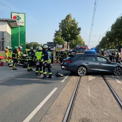 FW-DO: Verkehrsunfall zwischen zwei PKW - eine Person schwer verletzt
