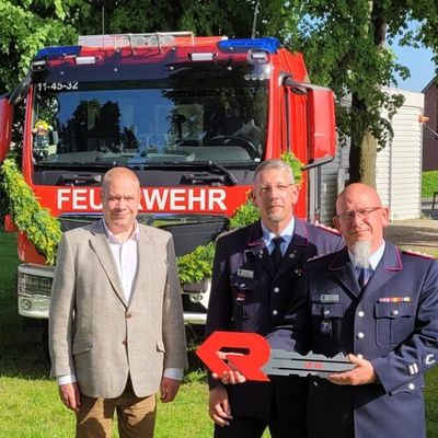 FW Helmstedt: Übergabe des neuen Löschgruppenfahrzeuges LF 10