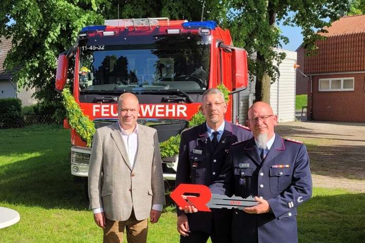 FW Helmstedt: Übergabe des neuen Löschgruppenfahrzeuges LF 10