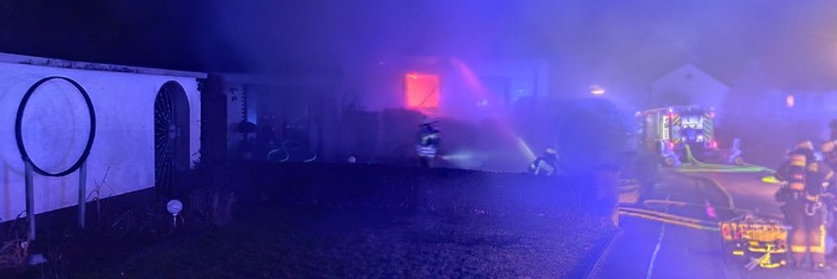 FW-EN: Ausgedehnter Brand in einem Einfamilienhaus
