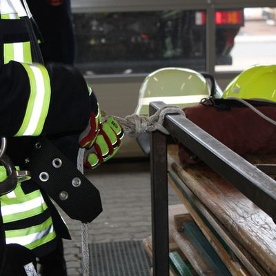 FFW Bergen: 23 neue Einsatzkräfte für die Stadtfeuerwehr Bergen - Erfolgreicher Abschluss der QS 1 Ausbildung