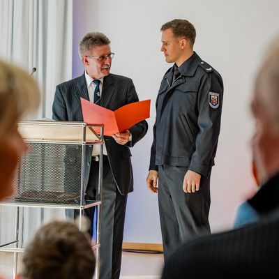 FW Bremerhaven: Große Ernennungsfeier der Feuerwehr Bremerhaven