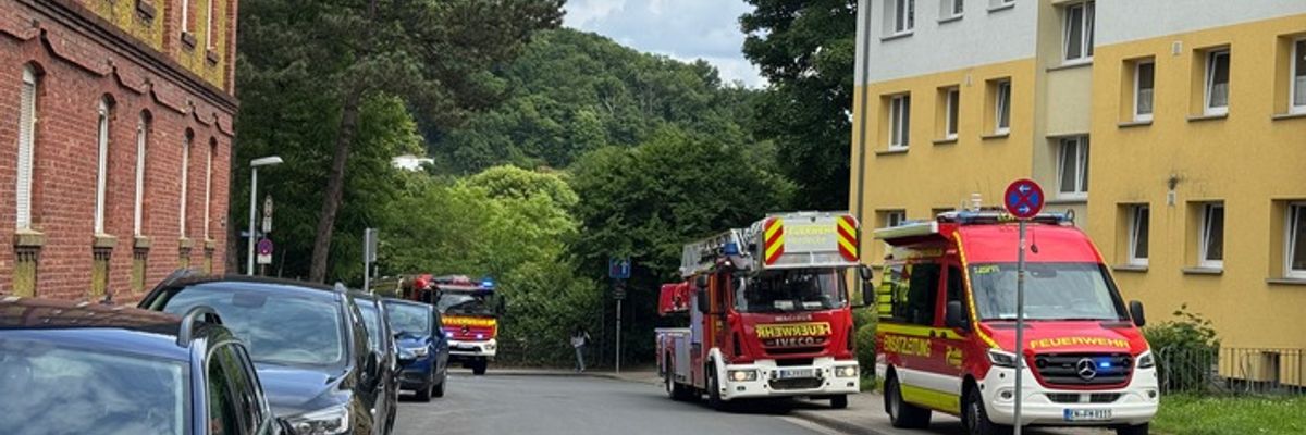 FW-EN: Einsatzreicher Montag mit Brand im Gebäude