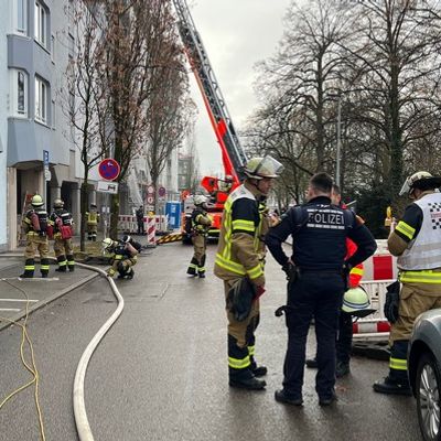 FW Stuttgart: Brand im Keller eines Mehrfamilienhauses in Stuttgart-Degerloch