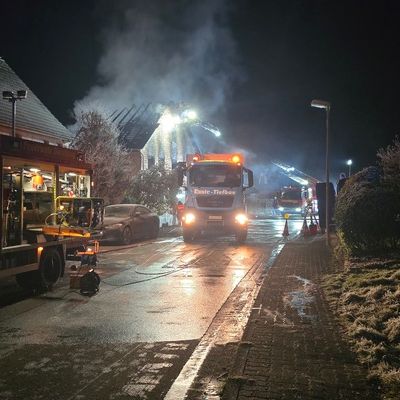 FW Dörentrup: Explosion mit anschließendem Großbrand in Wohnhaus - eine Person tot aufgefunden