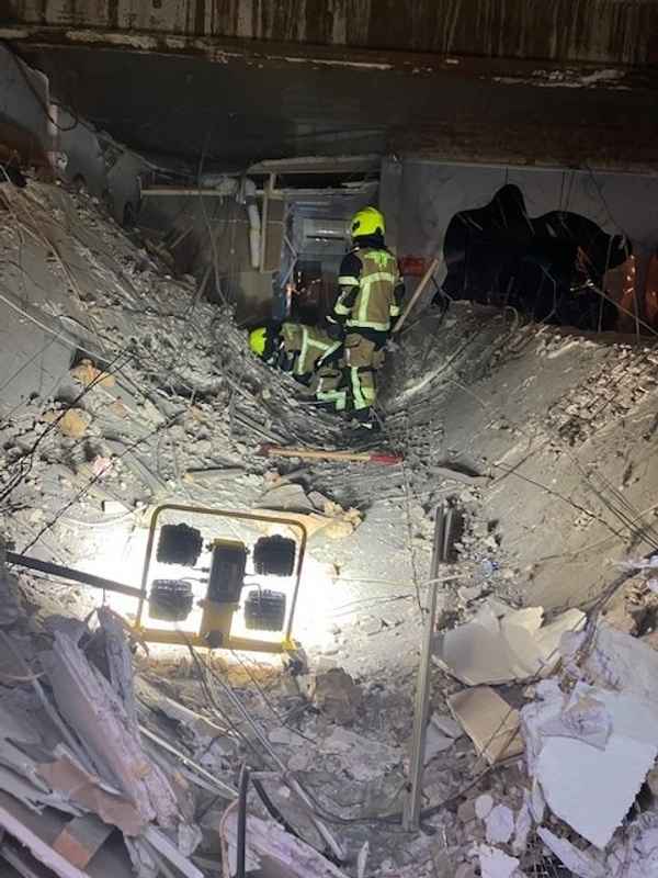 FW-OB: Eingestürzte Decke in Ladenlokal