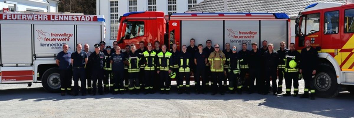 FW-OE: 24 neue Maschinisten für die Feuerwehren im Kreis Olpe