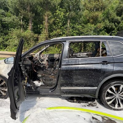 FW Ratingen: Brennender Pkw auf der BAB 52