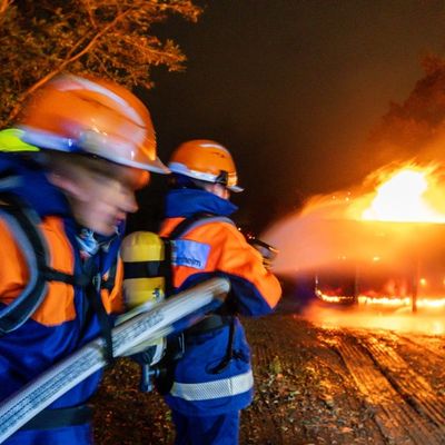 Feuerwehr MTK: 24 Stunden zwischen Übungseinsätzen und Wachalltag
