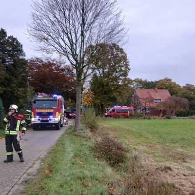FW-AUR: Feuer im Armaturenbrett eines Treckers