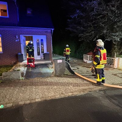 FW-ROW: Küchenbrand in Zeven: Feuerwehr kann schlimmeres verhindern