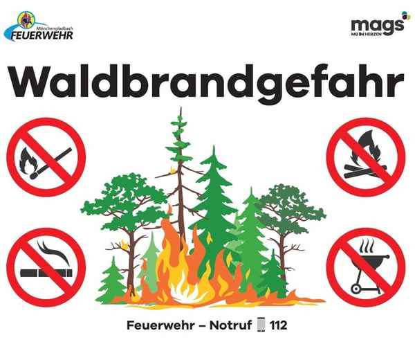 FW-MG: Vegetationsbrand in Odenkirchen - Feuerwehr löscht brennenden Holzverschlag im Wald