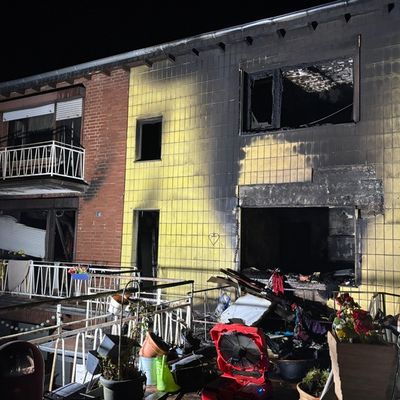 FW Frechen: Zahlreiche Einsätze für die Feuerwehr Frechen - Schwerer Gebäudebrand in Bachem