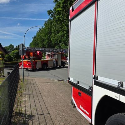 FW-ROW: Brand im Dachbereich eines Einfamilienhauses in Gnarrenburg