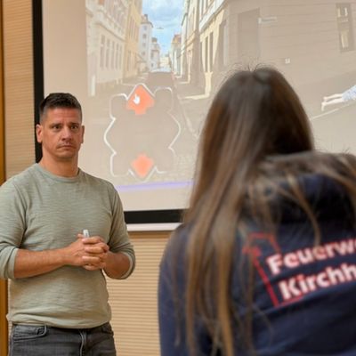 FW-OLL: Richtige Entscheidungen unter Zeitdruck treffen - Führungskräfte der Kreisfeuerwehr Oldenburg nehmen an Entscheidungstraining teil