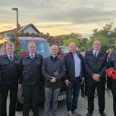FW Ense: Neues Fahrzeug für die Feuerwehr Ense in Dienst gestellt