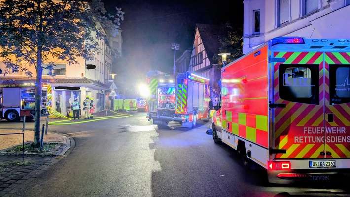 FW Kamen: Verletzte bei Wohnungsbrand in Kamener Innenstadt