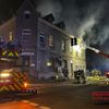 FW-RE: Wohnungsbrand in voller Ausdehnung - 17 Personen betroffen.