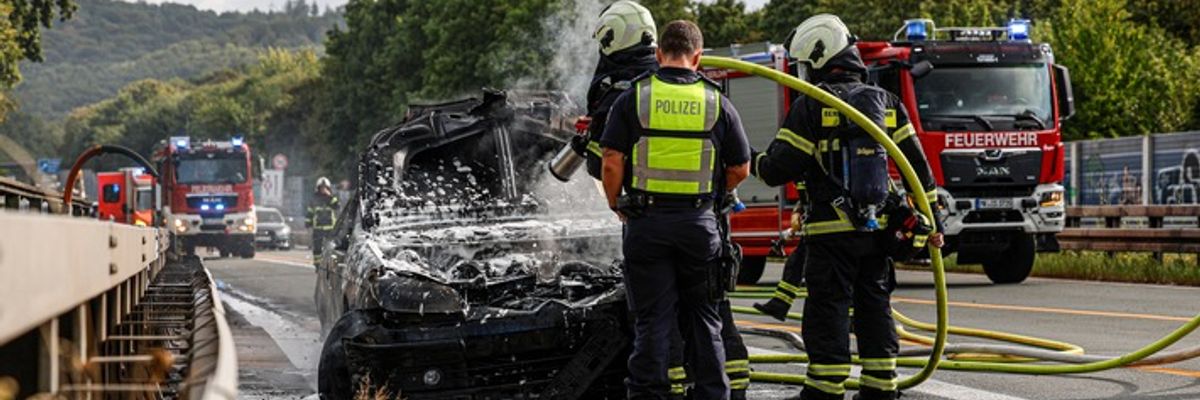 FW-MK: PKW Brand auf der Autobahn sorgt für Lange Staus