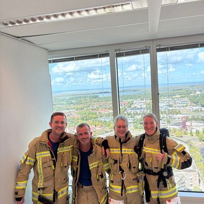 FW-KLE: Vier Klever Feuerwehrleute meistern den Firefighter Stair Climb