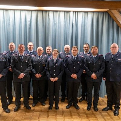 FW Flotwedel: Jahreshauptversammlung der Ortsfeuerwehr Langlingen: Rückblick, Wahlen und Ehrungen - Generationswechsel im Kommando