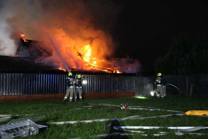 FW Gronau: Scheunenbrand in Epe - eine Unruhige Silvesternacht für die Feuerwehr Gronau