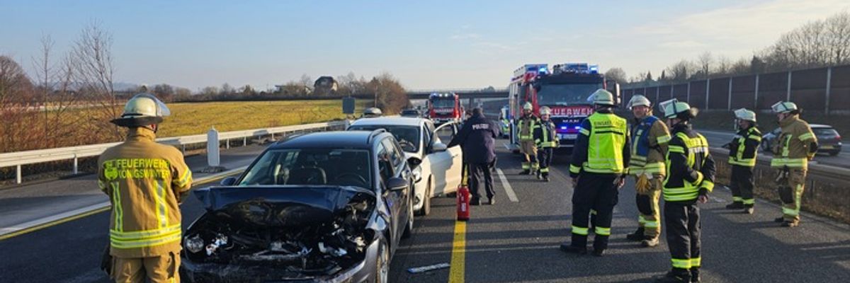 FW Königswinter: 11 Verletzte bei Auffahrunfall auf Autobahn A3