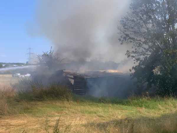 FW Paderborn: 02.08.2026 - Schuppenbrand und Heimrauchmelder in Wewer