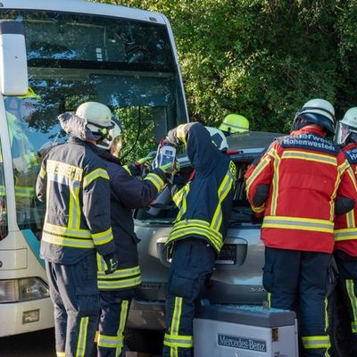 FW-RD: Realitätsnahe Großübung fordert Feuerwehr und Rettungsdienst in Tappendorf