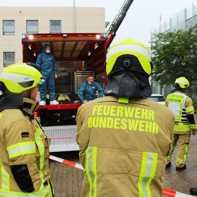 FW Mechernich: Hubschrauberunfall auf dem Krankenhauslandeplatz - Feuerwehr übt den Ernstfall