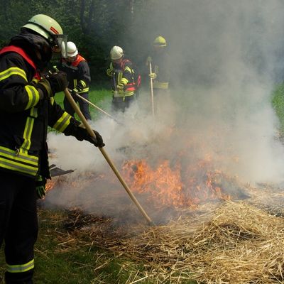 FW-LFVSH: Tipps der Feuerwehr zum Umgang mit Osterfeuern und trockenem Wetter
